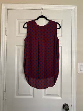 Vince Camuto Burnt Orange and Blue Geometric Diamond Print Sleeveless Blouse